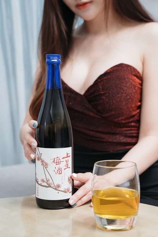 chichi yen endorses Plum wine010 嚴琪琪上星梅酒業配